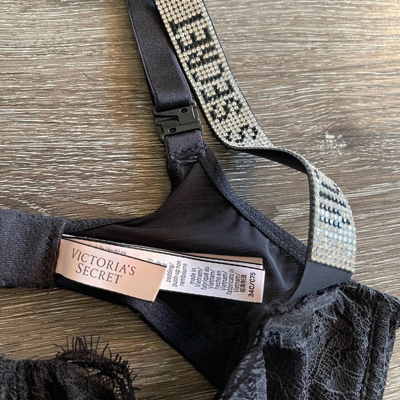 Victoria's Secret Black Lace Bra and Garter Set - Picture 7 of 10